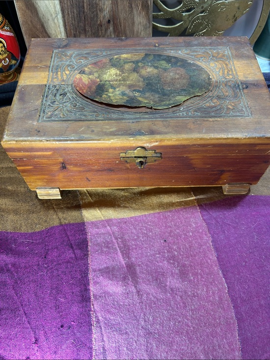 Vintage Other - 40’s Vintage Wooden Decorative Jewelry Box with flower and bird lithograph